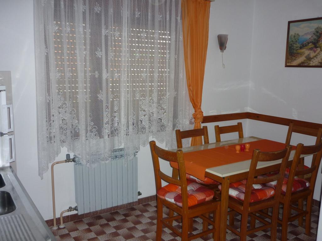 Apartment Marija Selce Buitenkant foto