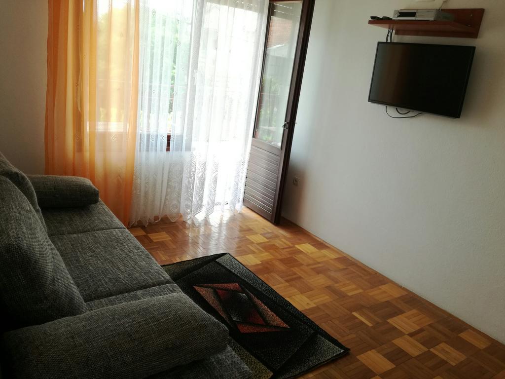 Apartment Marija Selce Buitenkant foto