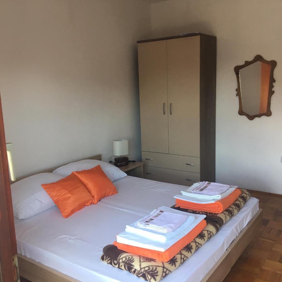 Apartment Marija Selce Buitenkant foto